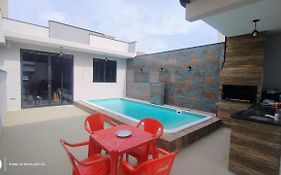 Casa a 300 metros do mar com Piscina